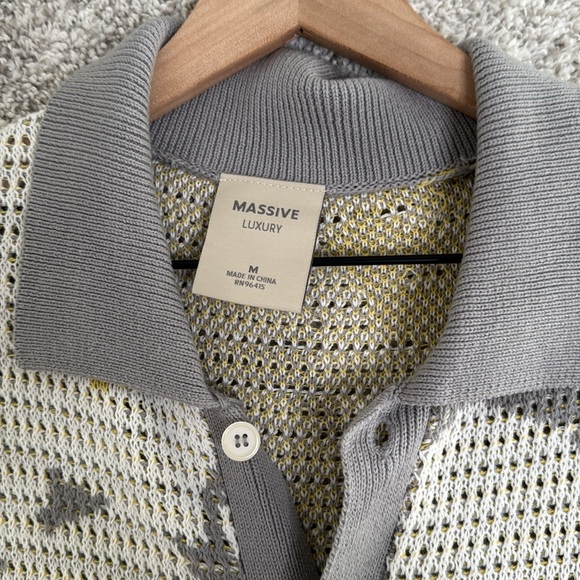 Massive Luxury Edition Crochet Knitted Button Down Vacation‎ Travel Size Medium - Picture 3 of 9